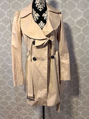Green with Envy Beige trench coat with ruffled collar  size M